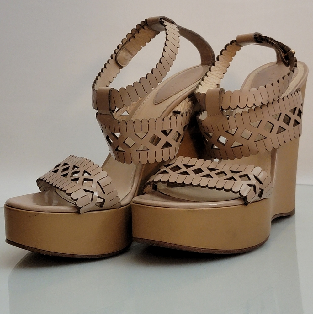 Chloe(10) laser-cut straps